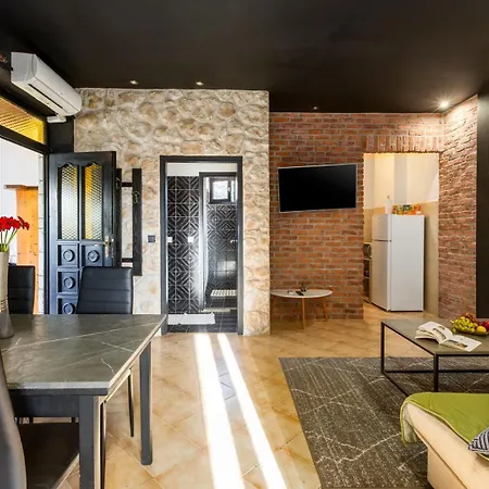 Tramontana Apartment *